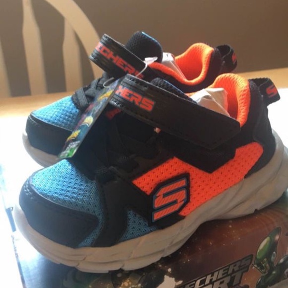 BRAND NEW boy toddler Skechers interpulse velcro shoes size 5 - Picture 3 of 5